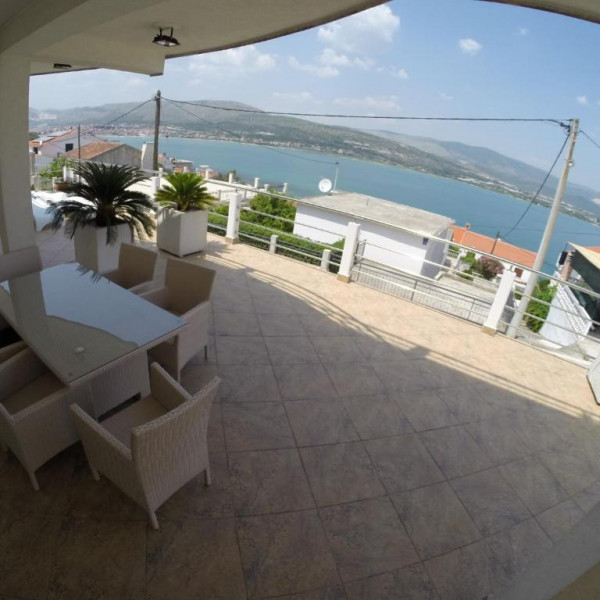 Palace View, Palace View Mastrinka